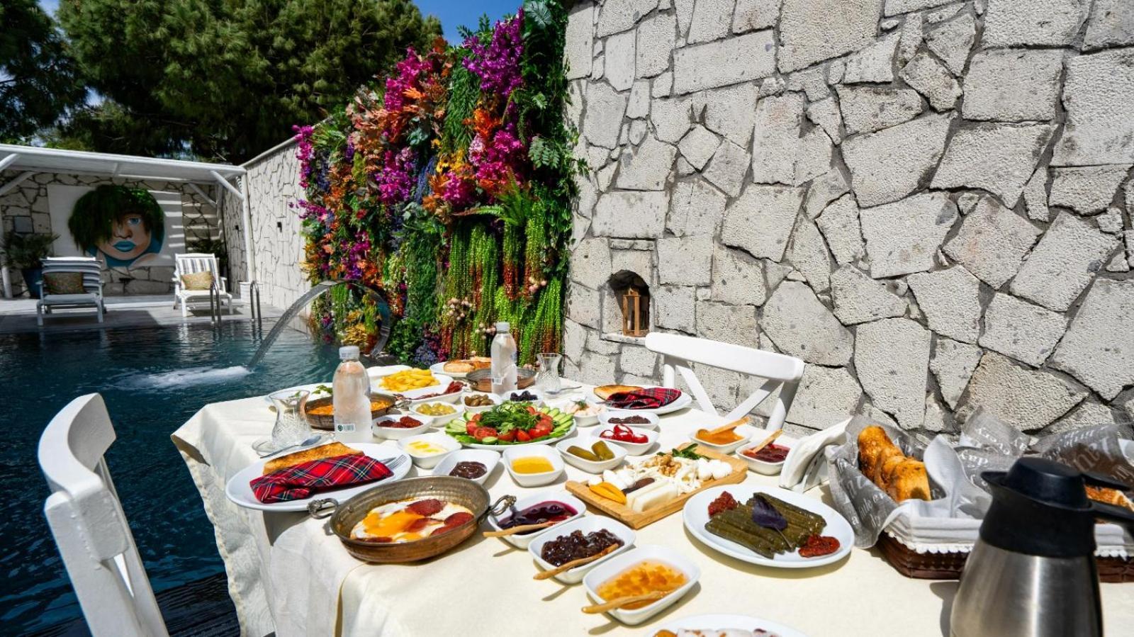 Lulu Inn Hotel Çeşme Extérieur photo